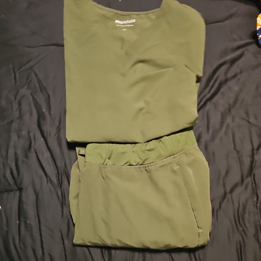 Mandala Women's Olive Scrub Set